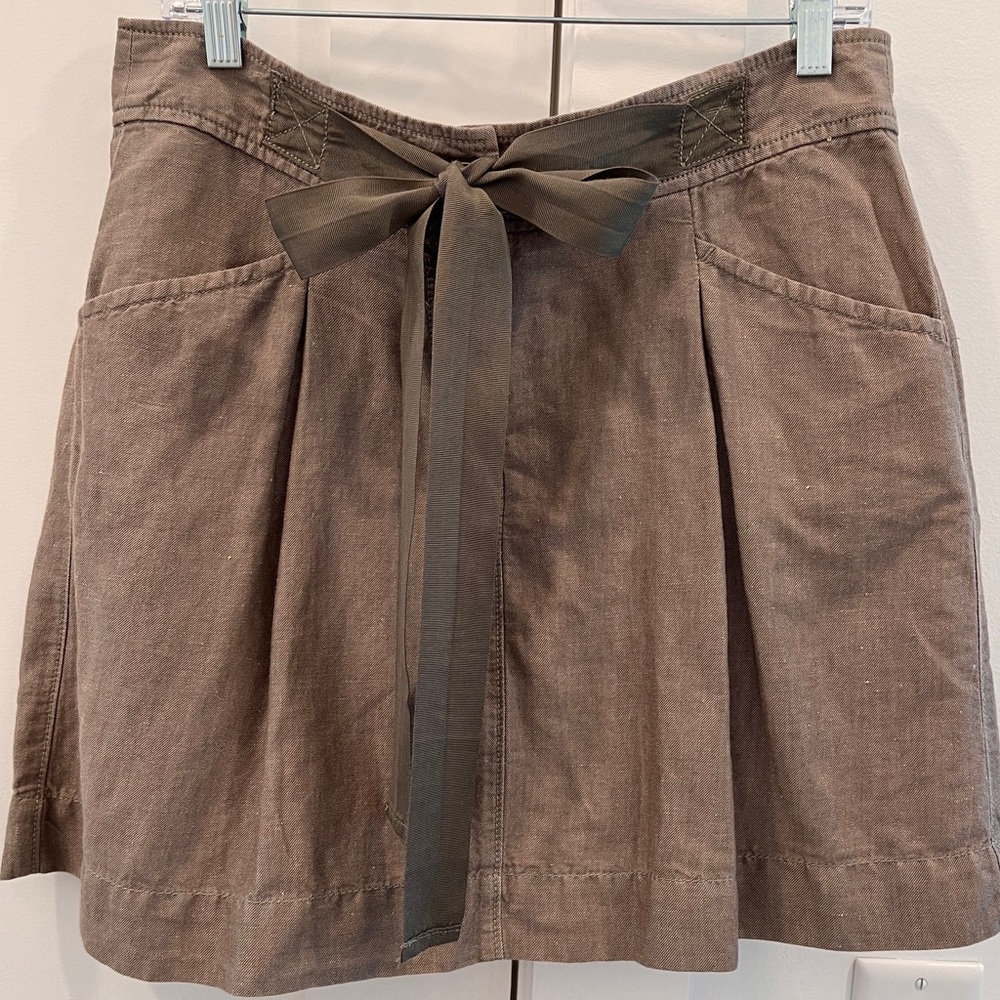 Perfect for a Sunny Day!  LOFT (EUC, Size 8) Khaki Skirt w/Ribbon-Tie Belt